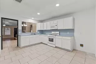 4807 Pleasant Plains Dr, Friendswood, TX 77546 - Photo 15