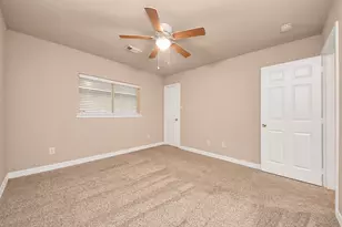 6 Prairie Oaks Dr, La Marque, TX 77510 - Photo 17