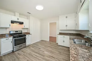 804 23rd Ave N, Texas City, TX 77590 - Photo 9