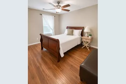 110 N Hawkhurst Circle, The Woodlands, TX 77354 - Photo 13