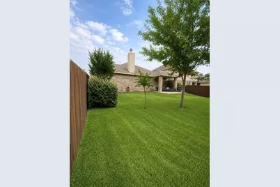 110 N Hawkhurst Circle, The Woodlands, TX 77354 - Photo 17
