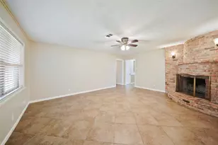 1319 Spillers Ln, Houston, TX 77043 - Photo 9