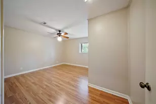 1319 Spillers Ln, Houston, TX 77043 - Photo 21