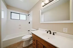 1319 Spillers Ln, Houston, TX 77043 - Photo 23