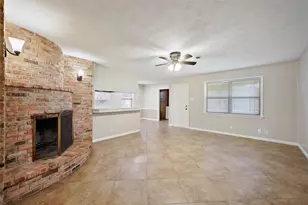 1319 Spillers Ln, Houston, TX 77043 - Photo 11