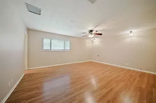 1319 Spillers Ln, Houston, TX 77043 - Photo 19