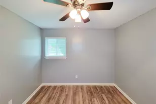 5846 Ettrick Dr, Houston, TX 77035 - Photo 19