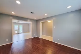 5846 Ettrick Dr, Houston, TX 77035 - Photo 21