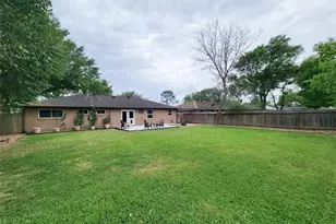 5846 Ettrick Dr, Houston, TX 77035 - Photo 35