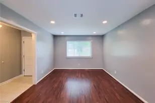 5846 Ettrick Dr, Houston, TX 77035 - Photo 23