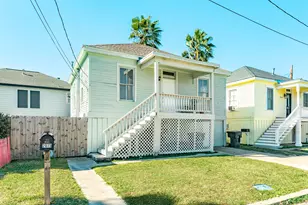 2015 36th St, Galveston, TX 77550 - Photo 3