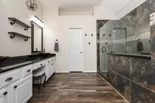 3239 Braesview Dr, Pearland, TX 77584 - Photo 17