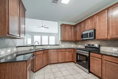 10019 Lynnwood Drive, Baytown, TX 77521 - Photo 17