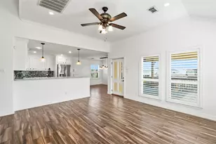 645 Warsaw St, Hitchcock, TX 77563 - Photo 9