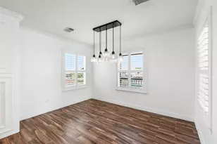 645 Warsaw St, Hitchcock, TX 77563 - Photo 11