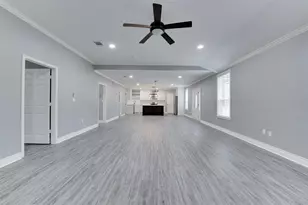 10622 Rustling Oaks Dr, Conroe, TX 77303 - Photo 9