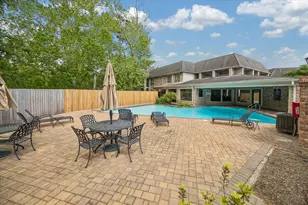 2238 S Piney Point Rd, Houston, TX 77063 - Photo 11