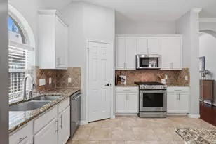 82 S Rocky Point Cir, The Woodlands, TX 77389 - Photo 17