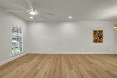 55 Sweetleaf Ct, Lake Jackson, TX 77566 - Photo 9