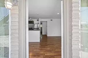 1408 Hughes St, Houston, TX 77023 - Photo 3