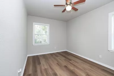 9026 Lake Forest Boulevard, Houston, TX 77078 - Photo 25