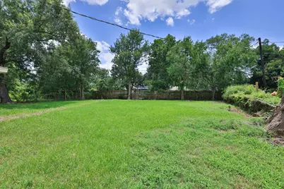 9026 Lake Forest Boulevard, Houston, TX 77078 - Photo 37