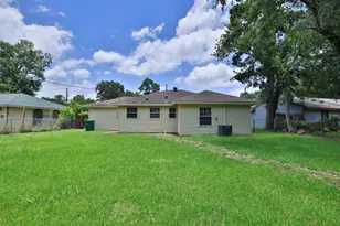 9026 Lake Forest Blvd, Houston, TX 77078 - Photo 31