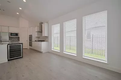 2907 Golden Isle Drive, Texas City, TX 77568 - Photo 9