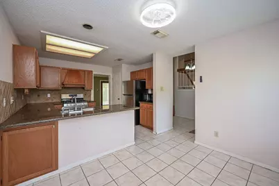 9826 Chiselhurst Drive, Houston, TX 77065 - Photo 11
