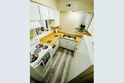 7900 Westheimer Road #220, Houston, TX 77063 - Photo 9
