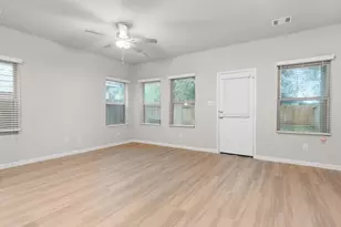 9026 Madera Rd, Houston, TX 77078 - Photo 5