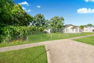 8470 Wier Dr, Houston, TX 77017 - Photo 29