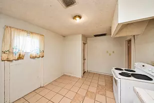 8470 Wier Dr, Houston, TX 77017 - Photo 11