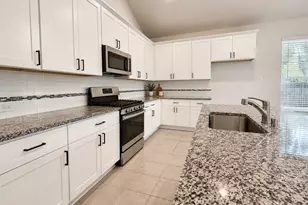 602 Alaska Cedar Dr, Crosby, TX 77532 - Photo 3