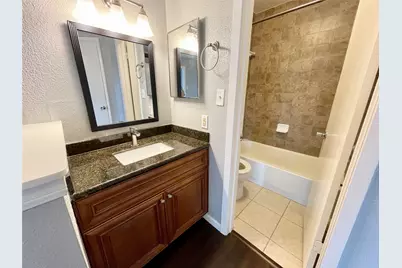 1516 Bay Area Boulevard #E4, Houston, TX 77058 - Photo 15