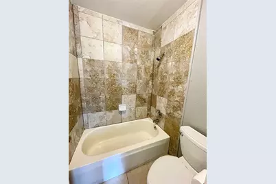 1516 Bay Area Boulevard #E4, Houston, TX 77058 - Photo 17