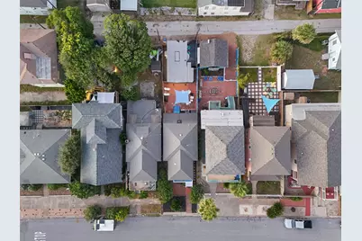 1416 Ave N 1/2, Galveston, TX 77550 - Photo 27
