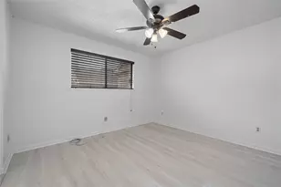 13742 Hollowgreen Dr, Houston, TX 77082 - Photo 7