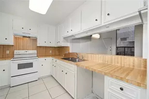 13742 Hollowgreen Dr, Houston, TX 77082 - Photo 21