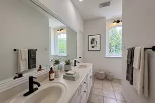 94 S Longsford Cir, The Woodlands, TX 77382 - Photo 11