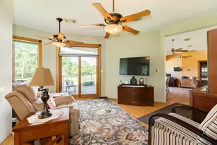 5373 County Rd 898, West Columbia, TX 77486 - Photo 17