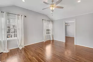 1004 Lawrence St, Houston, TX 77008 - Photo 9