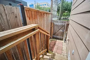 1744 W 25th St, Houston, TX 77008 - Photo 13
