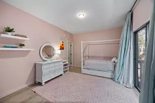 252 Sugar Berry Cir, Houston, TX 77024 - Photo 39