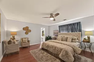 819 S 4th St, La Porte, TX 77571 - Photo 23