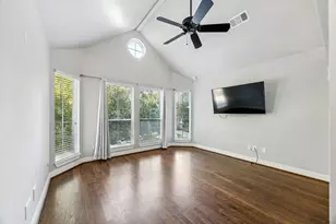 220 E 8th St, Houston, TX 77007 - Photo 17