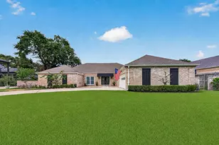 822 Merrick Dr, Sugar Land, TX 77478 - Photo 1