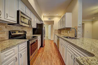 1919 Post Oak Park Drive #2104, Houston, TX 77027 - Photo 1