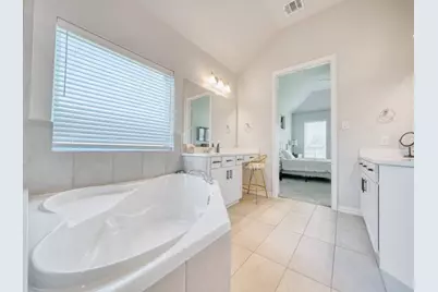 11802 Autumn Leaf Drive, Mont Belvieu, TX 77535 - Photo 15