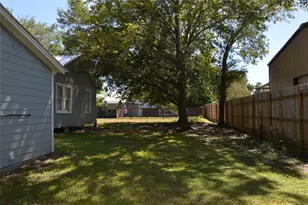 110 Cedar St, Highlands, TX 77562 - Photo 19